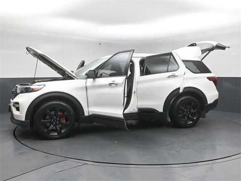 Certified 2022 Ford Explorer ST w/ ST Street Pack image 57