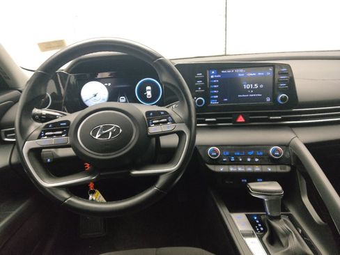 Used 2021 Hyundai Elantra SEL w/ Convenience Package FWD image 22