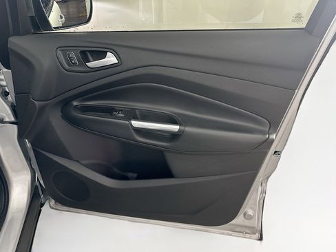 Used 2018 Ford Escape Titanium w/ Ford Safe & Smart Package image 33