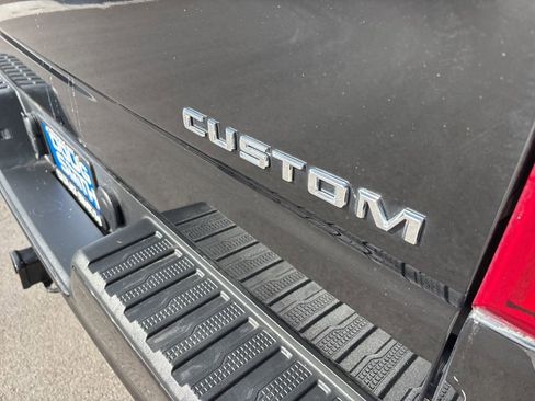 Used 2021 Chevrolet Silverado 1500 Custom AWD/4WD image 18