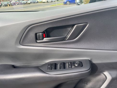 Used 2025 Toyota Prius LE image 20