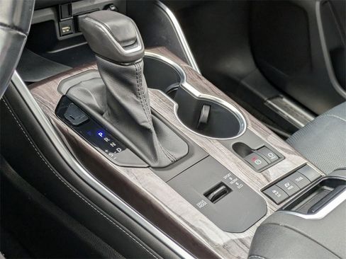 Used 2021 Toyota Highlander Platinum image 23