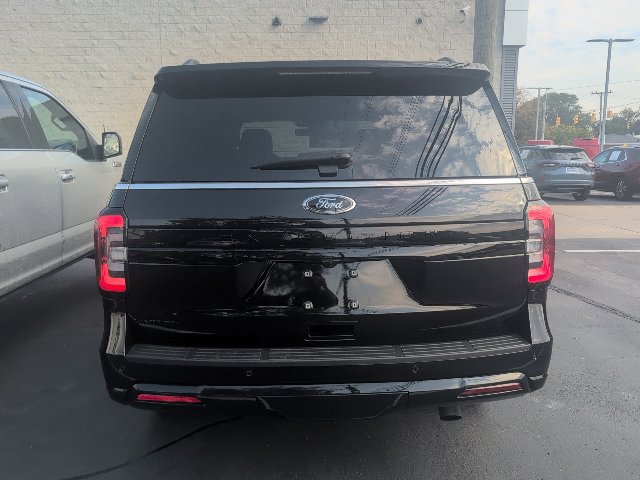 Used 2024 Ford Expedition Limited AWD/4WD image 7