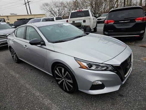 Used 2022 Nissan Altima 2.5 SR image 3