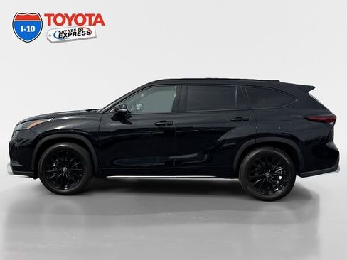 Certified 2025 Toyota Highlander XSE AWD/4WD image 2