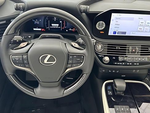 Used 2024 Lexus LS 500 w/ Interior Upgrade Package image 12