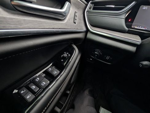 Used 2023 Jeep Grand Cherokee L Overland image 10