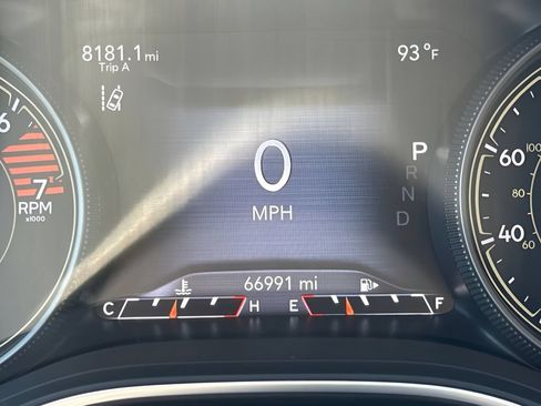 Used 2023 Jeep Cherokee Altitude Lux AWD/4WD image 16