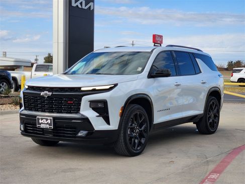 Used 2026 Chevrolet Traverse RS image 3