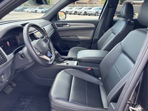Used 2023 Volkswagen Atlas Cross Sport SE w/ Panoramic Sunroof Package FWD image 24