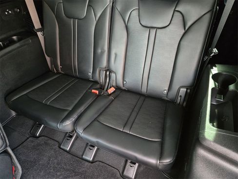 Certified 2025 Kia Sorento EX w/ EX Panoramic Sunroof Package image 31