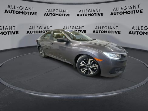 Used 2018 Honda Civic EX-T image 4