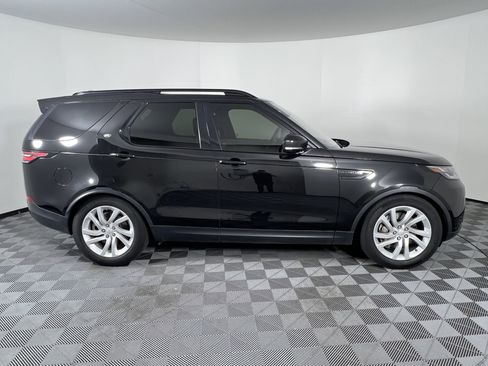 Used 2018 Land Rover Discovery HSE image 13