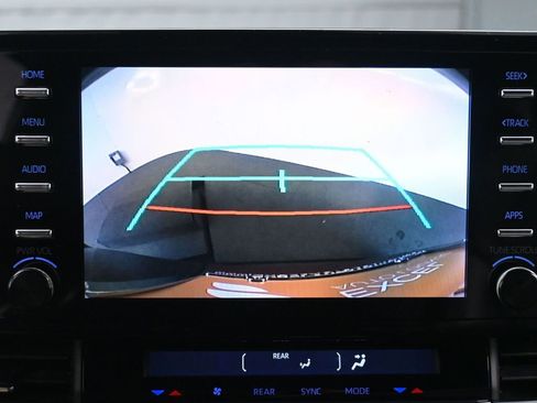 Used 2021 Toyota Sienna XSE FWD image 29