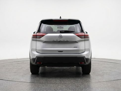 Used 2025 Nissan Rogue SV FWD image 7