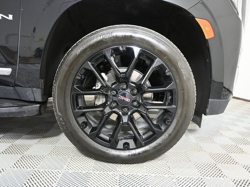 Used 2023 GMC Yukon SLT image 11