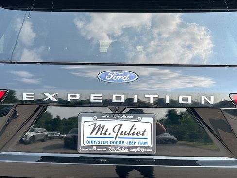 Used 2025 Ford Expedition Platinum AWD/4WD image 12