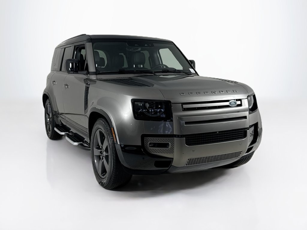 Used 2024 Land Rover Defender 110 X-Dynamic SE AWD/4WD image 7