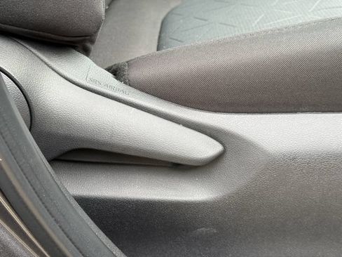 Used 2025 Toyota RAV4 XLE FWD image 30