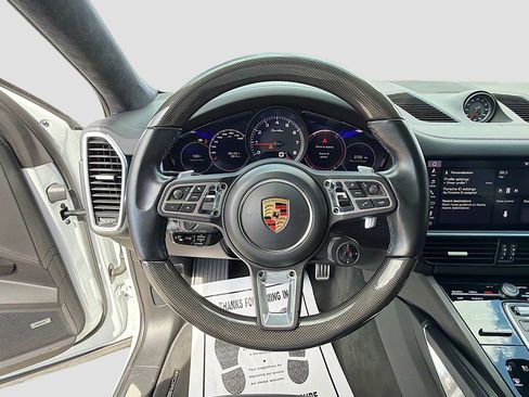 Used 2020 Porsche Cayenne Turbo image 43