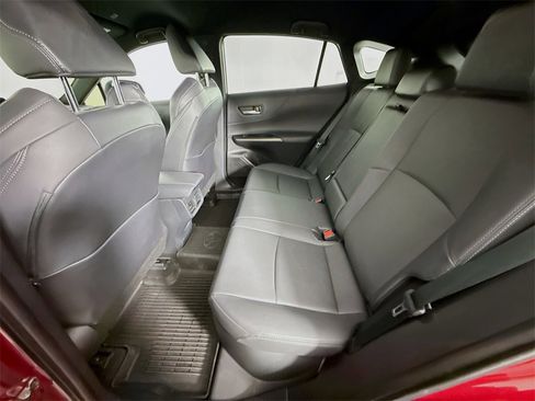 Used 2023 Toyota Venza XLE image 25