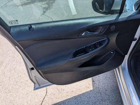 Used 2018 Chevrolet Cruze LS FWD image 11