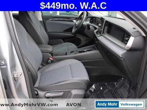 Used 2025 Volkswagen Tiguan SE AWD/4WD image 20