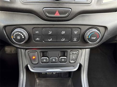 Used 2018 GMC Terrain SLE image 26