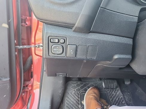 Used 2017 Toyota Corolla iM image 8