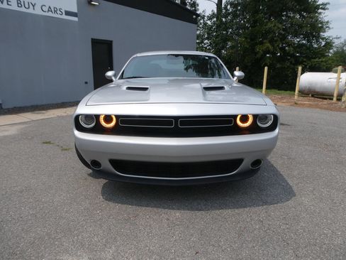 Used 2021 Dodge Challenger SXT RWD image 2