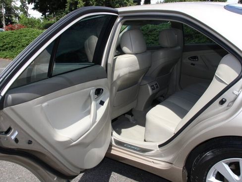 Used 2009 Toyota Camry Hybrid FWD image 16