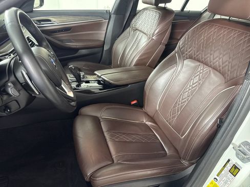 Used 2018 BMW 530e w/ Premium Package 2 RWD image 11