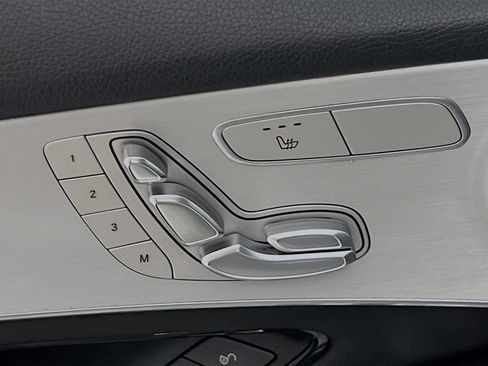 Used 2022 Mercedes-Benz GLC 300 image 16