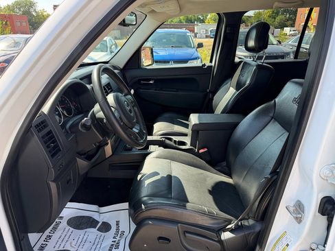 Used 2012 Jeep Liberty Sport AWD/4WD image 12
