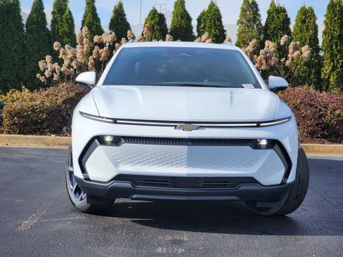New 2026 Chevrolet Equinox EV LT image 5