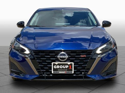 Used 2024 Nissan Altima 2.5 SR w/ SR Premium Package FWD image 4