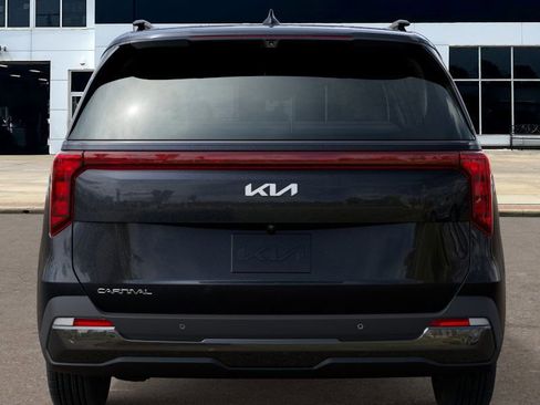 New 2026 Kia Carnival SX w/ SX Dark Edition Package image 13