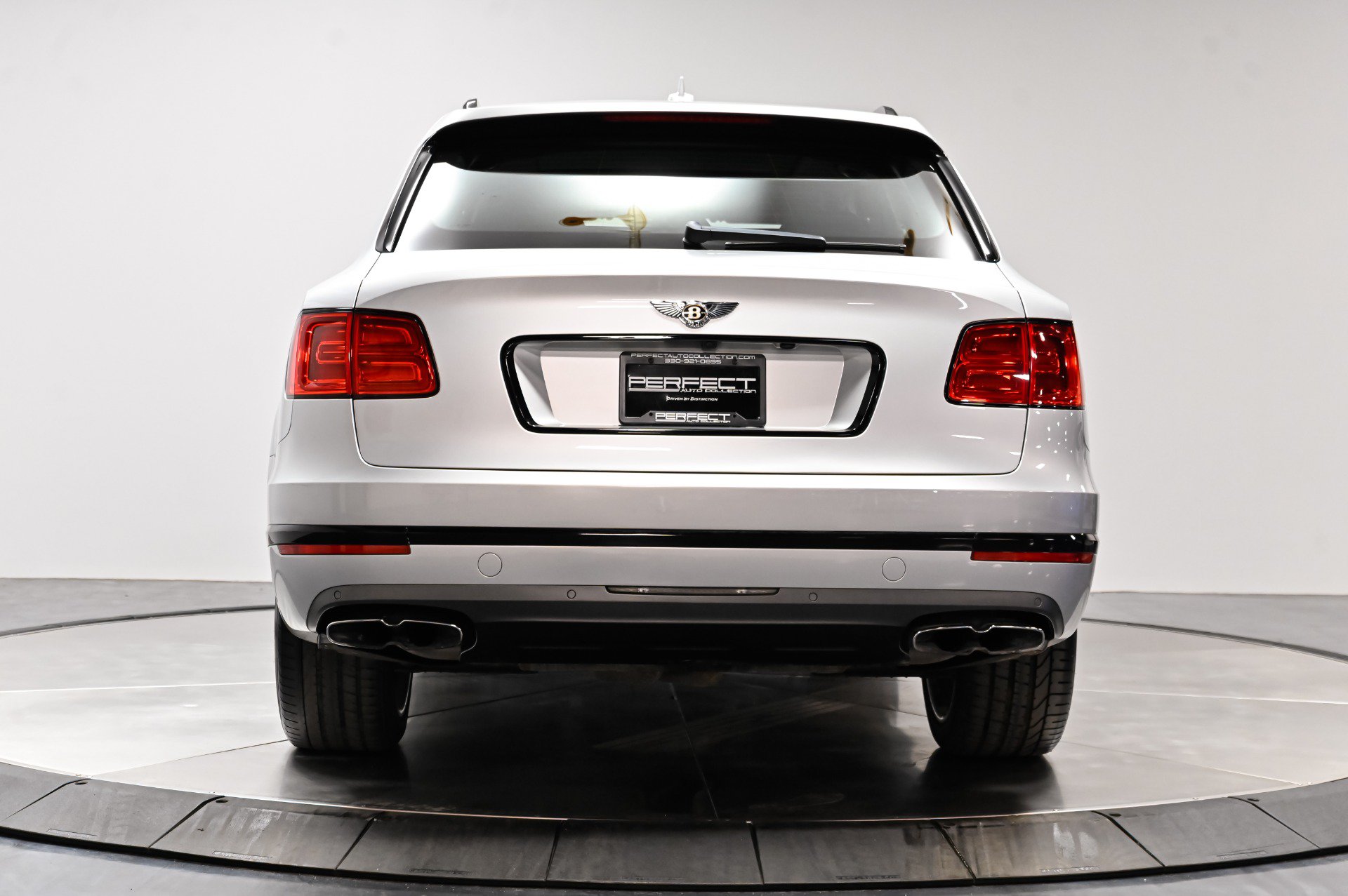 Used 2019 Bentley Bentayga AWD/4WD image 25