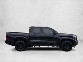 Used 2025 Toyota Tacoma SR5 AWD/4WD video 4