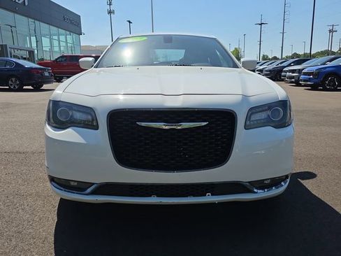 Used 2017 Chrysler 300 S AWD/4WD image 8