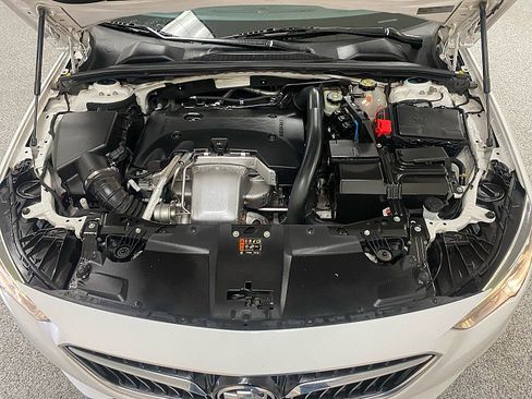 Used 2019 Buick Regal Preferred image 16