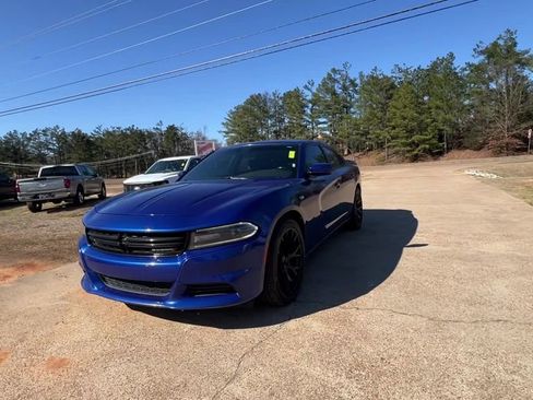 Used 2020 Dodge Charger SXT w/ Leather Interior Group image 2