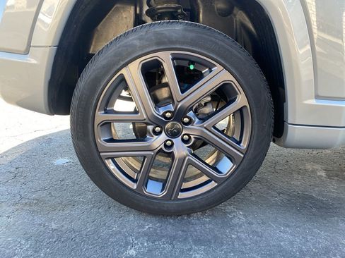 Used 2025 Jeep Compass Limited w/ High Altitude Package image 10