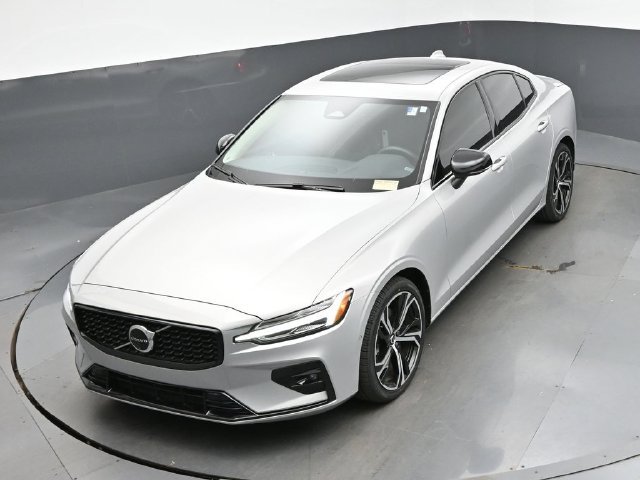 Used 2024 Volvo S60 B5 Plus AWD/4WD image 42