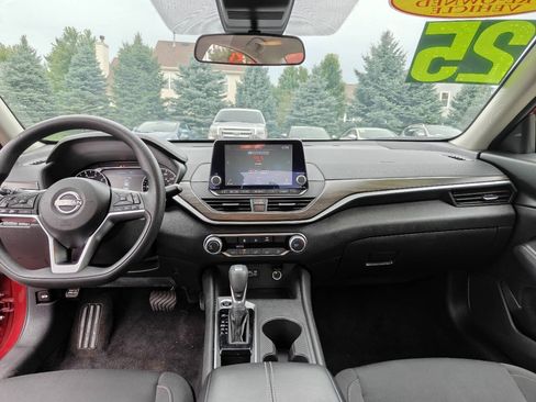 Used 2025 Nissan Altima 2.5 SV FWD image 20