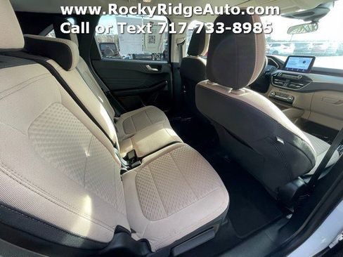 Used 2021 Ford Escape SE image 12