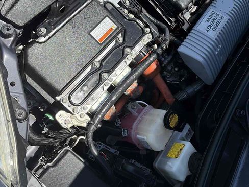 Used 2013 Toyota Prius Three FWD image 34
