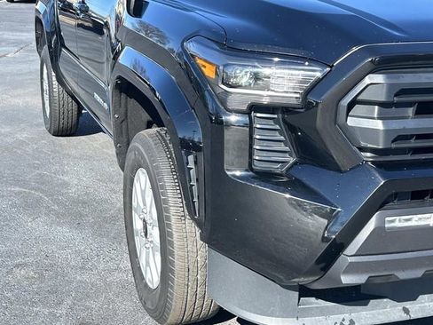 Used 2024 Toyota Tacoma SR5 image 10