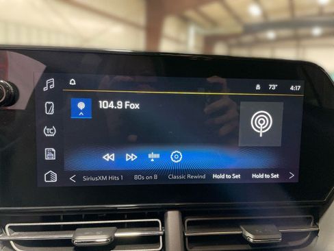 Used 2024 Chevrolet Trax LT w/ Sunroof Package FWD image 18
