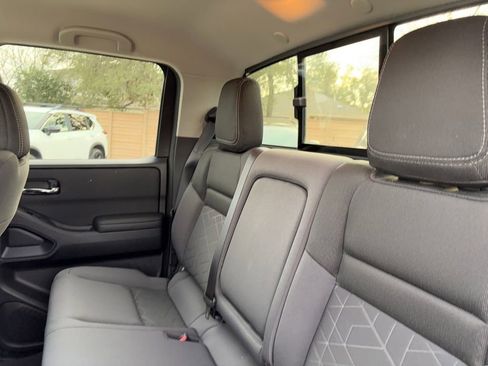 Used 2025 Nissan Frontier SV w/ SV Convenience Package image 24